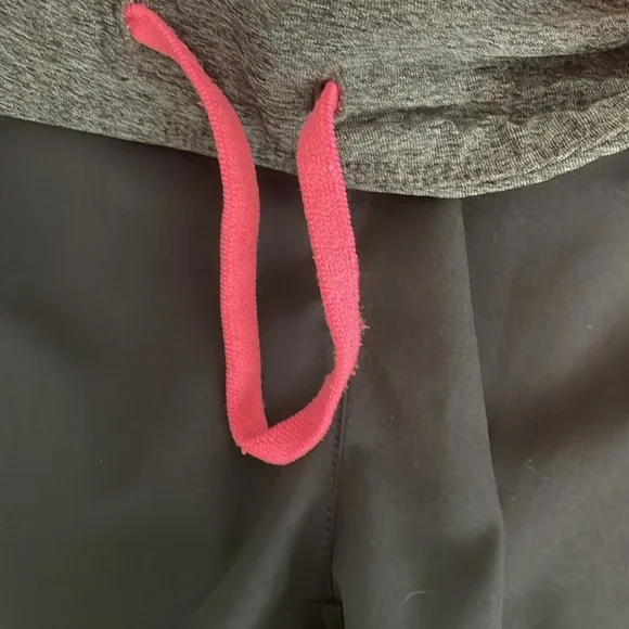 MPG  black /pink  running shorts SIZE M draw string  lined hot steamed inside.. - Picture 6 of 7